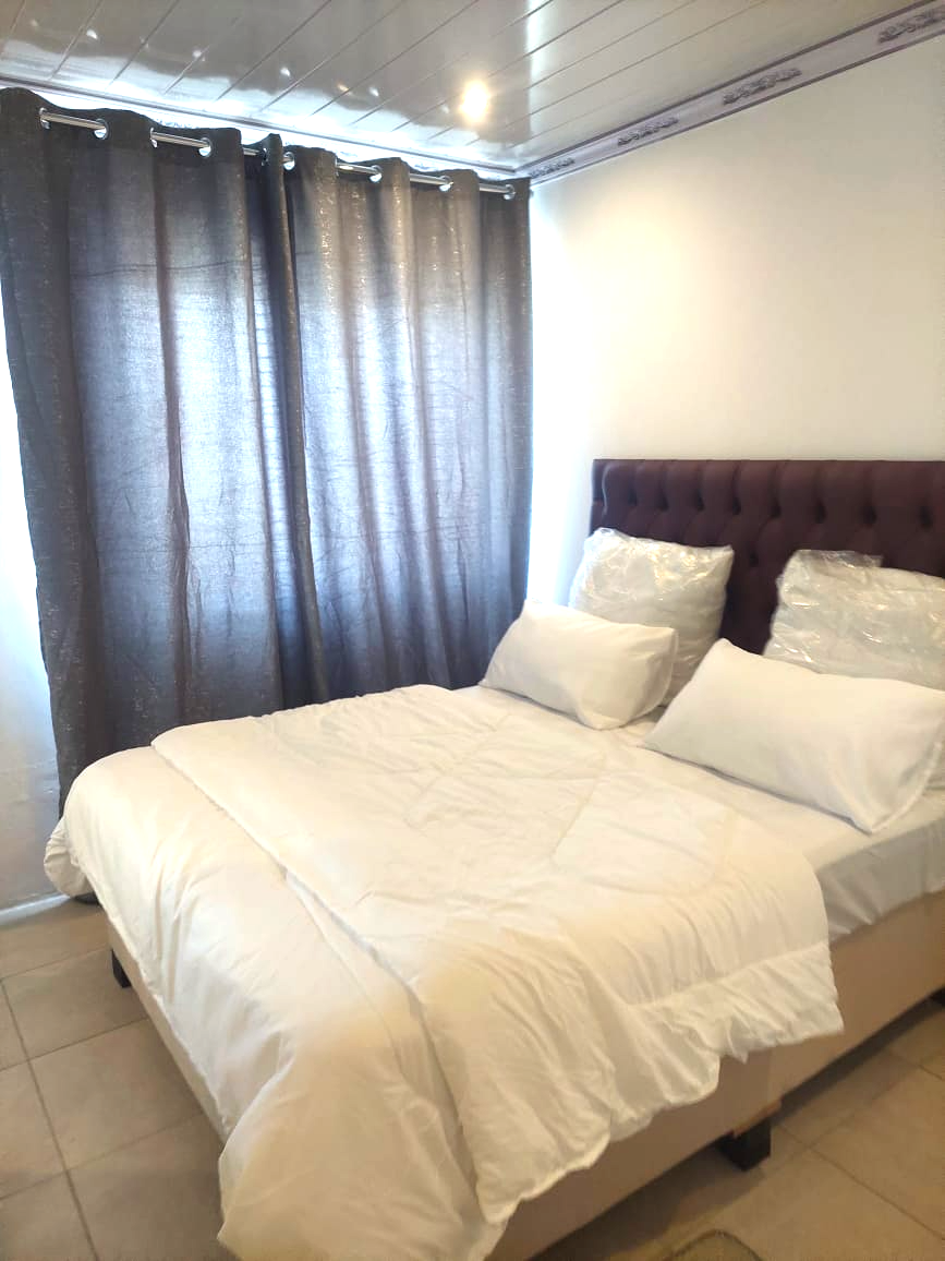 Ensuite (Room with Private Toilet)